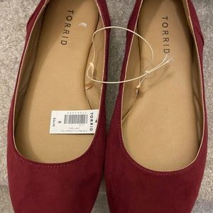 NWT Torrid burgundy Flats SIZE 8W